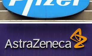 Montage photo avec les logos des groupes pharmaceutiques Pfizer et AstraZeneca