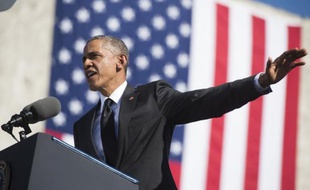 Le président américain Barack Obama s'exprime devant la foule à Selma (Alabama), le 7 mars 2015