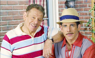 Les acteurs Jerry et Ben Stiller sur le plateau de la série «Un gars du Queens»