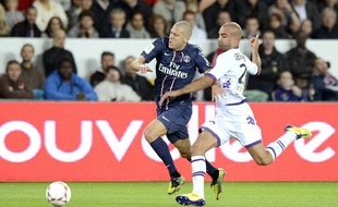 Jérémy Menez au duel face à Toulouse, le 14 septembre 2012