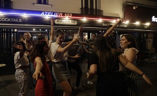 La fête de la musique à Paris ne s'est pas toujours déroulée dans le respect des règles sanitaires