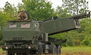 Un dispositif de lance-roquettes HIMARS aux Etats-Unis en 2014.