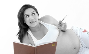 Illustration d'une femme enceinte. Pendant les fêtes, pas facile de faire son menu...