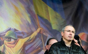 L'opposant russe Mikhaïl Khodorkovski sur le Maïdan, à Kiev le 9 mars 2014