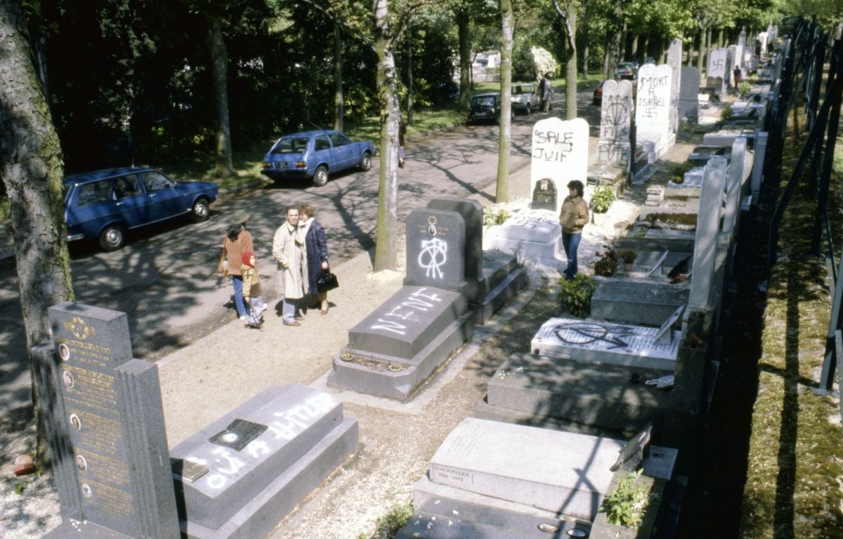 Hauts-de-Seine : La tombe de Robert Badinter au cimetière de Bagneux taguée