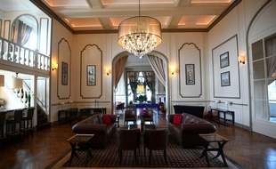 Un salon de Clairefontaine, le château où loge l'équipe de France de football.