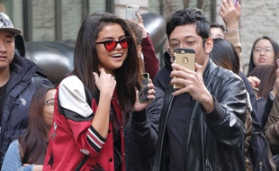 Selena Gomez avec des fans