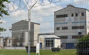 Sanofi a annoncé lundi soir avoir décidé d'engager l’arrêt de la production de son site de Mourenx.