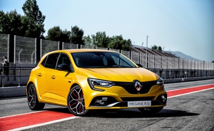 300 chevaux pour la Mégane Trophy, et un châssis dédié à un usage sur piste.