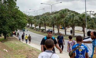 Des étudiants sur le campus de l'université le 8 juin 2016 à Port Moresby