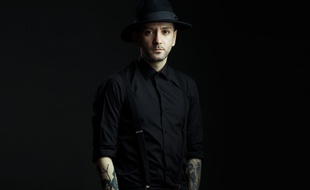 Eugent Bushpepa, candidat de l'Albanie à l'Eurovision 2018.