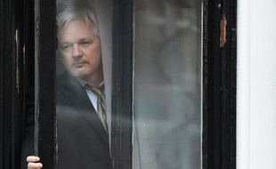 Le fondateur de Wikileaks, Julian Assange à l'ambassade d'Equateur à Londres, le 5 février 2016