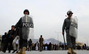 Des policiers afghans à Kaboul le 7 décembre 2013