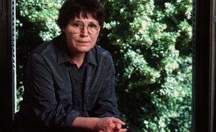 Agota Kristof, le 1er juillet 1991,en séance photo