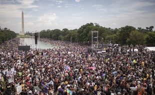 Des milliers de personnes ont participé à une marche contre le racisme et les violences policières, le 28 août 2020 à Washington.