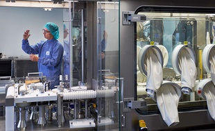 Dans l'usine d'assemblage, les stylos injecteurs d'insuline subissent une vingtaine de contrôles.