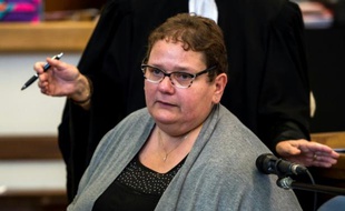 Dominique Cottrez, ex-aide soignante jugée pour l'infanticide de huit nouveaux-nés, à la Cour d'assises du Nord à Douai le 25 juin 2015