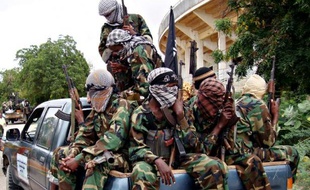 Au moins douze personnes ont été tuées samedi en Somalie dans un attentat suicide perpétré par un kamikaze dans un restaurant de la ville de Beledweyne (centre), selon des témoins.