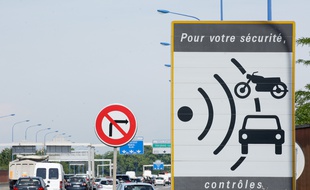 Sur le périphérique toulousain, sortie Purpan, un radar attend les automobilistes et les motards.