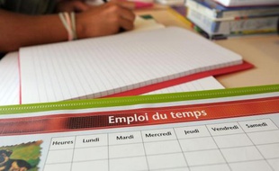 La France recule dans l'enquête internationale Pisa sur l'éducation, tombant dans la moyenne des pays de l'OCDE alors qu'elle figurait avant dans le groupe de pays avec des résultats meilleurs que la moyenne, et les inégalités scolaires se sont creusées depuis 2003.