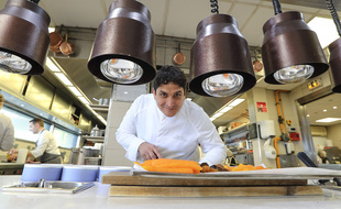 Mauro Colagreco (ici dans ses cuisines en avril 2019)