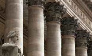La Bourse de Paris, retombée un temps à son niveau de fin avril, va continuer à s'interroger sur les intentions des banques centrales, ce qui devrait encore entraîner de la volatilité sur les marchés la semaine prochaine, faute d'indicateur majeur au programme.