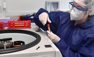 Diagnostic tests and antibody blood tests in Antibes, France on April 29, 2020 during the COVID-19 Coronavirus pandemic. (Photo by Lionel Urman/Sipa USA)/29756055//2004291530