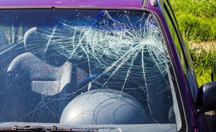 Une voiture touchée par un vol à la roulotte (Illustration)