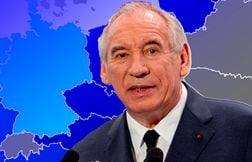 Pourquoi François Bayrou lance-t-il son podcast sur YouTube ?