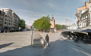 La victime est morte sur la grand-place de Courtrai (illustration).