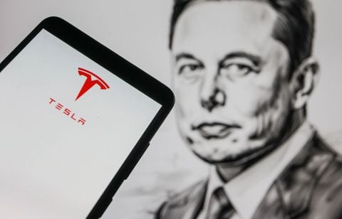 Pourquoi Tesla dépense des milliards pour garder Elon Musk à tout prix