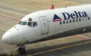 La compagnie aérienne américaine Delta a annoncé mardi suspendre ses vols vers Israël en raison des tensions dans la région