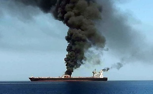 La télévision iranienne a diffusé jeudi des images présentées comme celles d'un incendie à bord d'un des deux navires qui auraient été attaqués dans la matinée en mer d'Oman.