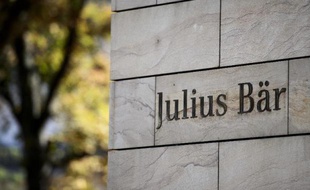 Un ancien collaborateur de la banque suisse Julius Baer de gestion de patrimoine a été condamné à trois ans de prison pour vol de données de clients allemands, aux termes d'un accord avec la justice suisse ratifié jeudi.