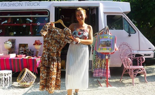 Charlotte a installé
son « fashion truck » à La Colle.
