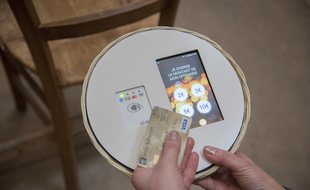 Désormais pour la quête, les fidèles peuvent faire un don en carte bancaire.