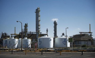 Vue d'une installation pétrolière en Libye, le 26 février 2011
