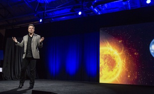 Elon Musk, le PDG de Tesla, lors de la présentation de la batterie Powerwall le 30 avril 2015.