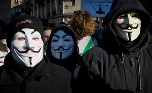 Paris le 11 fevrier 2012. Manifestation des Anonymous. Illustration