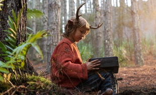 Christian Convery joue Gus dans la série « Sweet Tooth ».