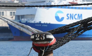 Le "Monte d'Oro" de la SNCM dans le port de Marseille le 27 mars 2014