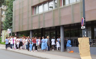 Grève à la clinique Brétéché à Nantes le 5 juin 2018.