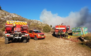 Des pompiers mobilisés sur un feu à Tourrettes-sur-Loup en février 2019