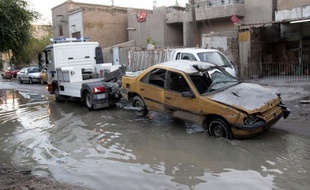 Une vague d'attaques a frappé l'Irak lundi faisant au moins 23 morts et des dizaines de blessés, en pleine crise politique dans le pays accentuée par des manifestations hostiles au gouvernement dominé par les chiites.