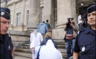 La cour d'assises de Loire-Atlantique juge en appel à partir de vendredi douze hommes faisant partie des 61 personnes condamnées en première instance en juillet 2005 à Angers à l'issue du plus grand procès de pédophilie jamais organisé en France.