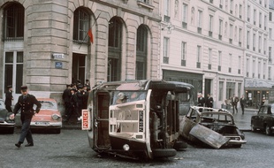 Illustration des événements de mai 68 à Paris.