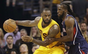 LeBron James lors de Cleveland-Atlanta le 24 mai 2015.