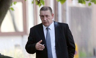 Accusé de viol par une adolescente, Stephen Lee Davies a été blanchi pour sexomnie, en juillet 2011 à Swansea.