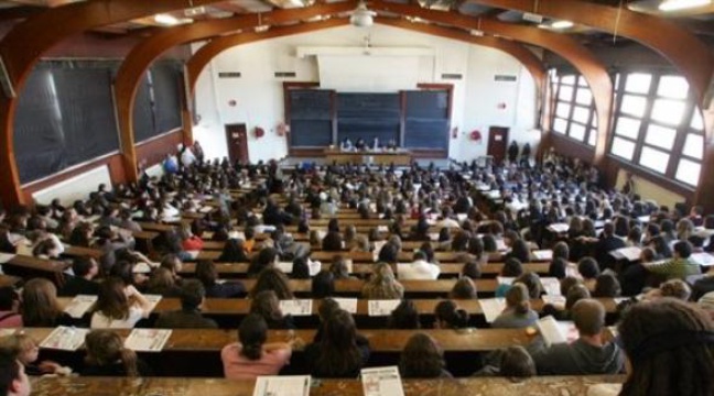 Les Université D Economie En France L'université de Pau désobéit pour soutenir ses étudiantes sans-papiers