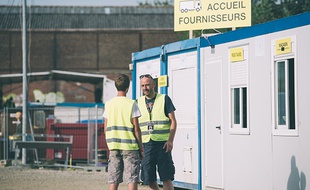 Le responsable lors du montage du festival pour préparer l'édition 2015.